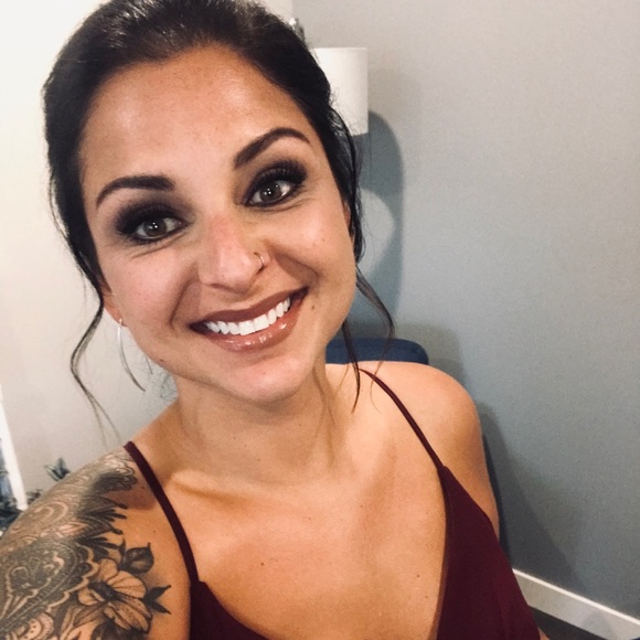 Meet your Posher, Andrea - Picture 1 of 1